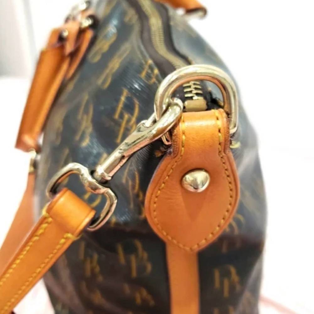 Dooney & Bourke 1975 Signature Vanessa Satchel with matching Wallet - Picture 3 of 14
